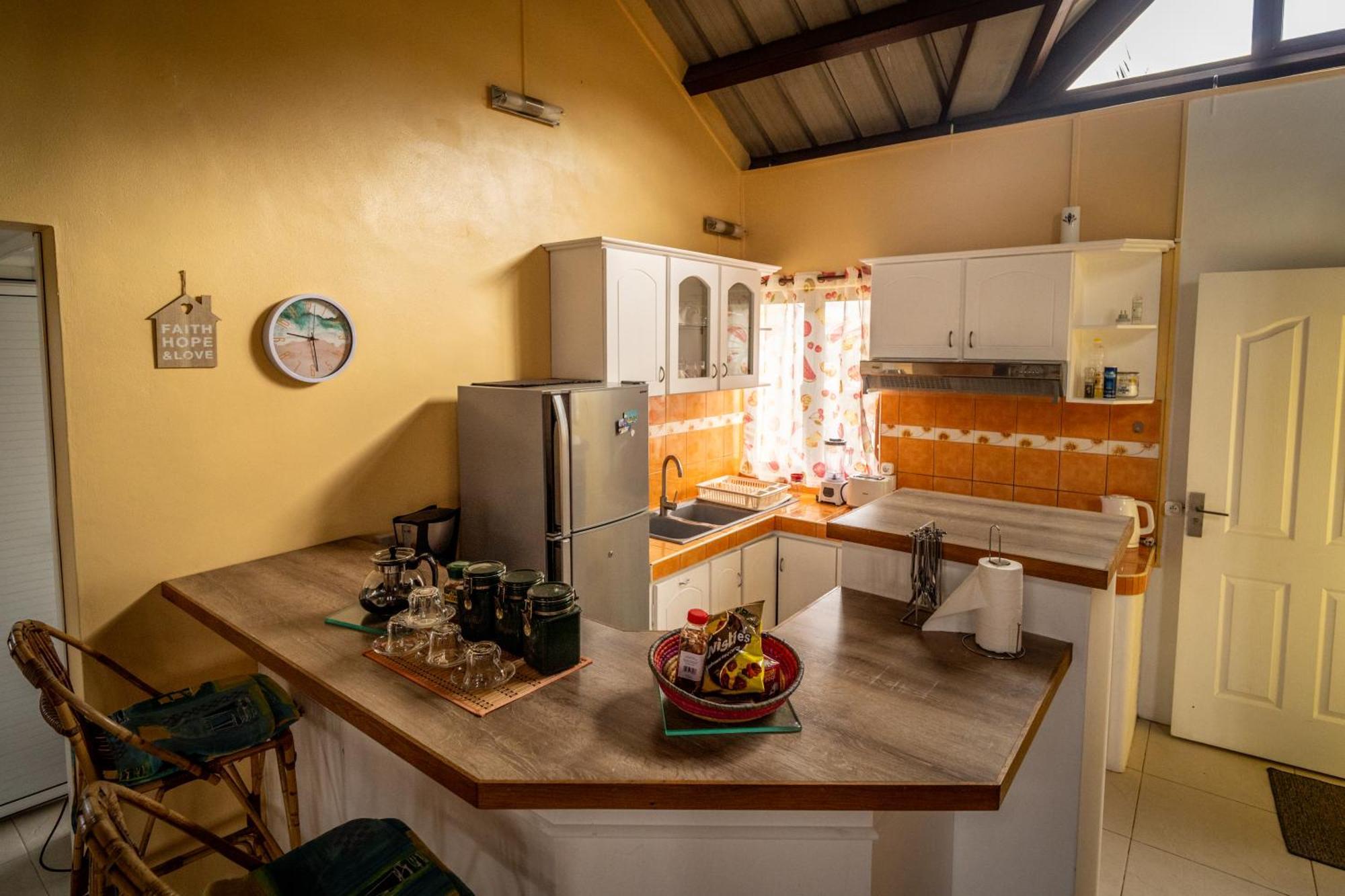 Charming Condo Rivière Noire Εξωτερικό φωτογραφία