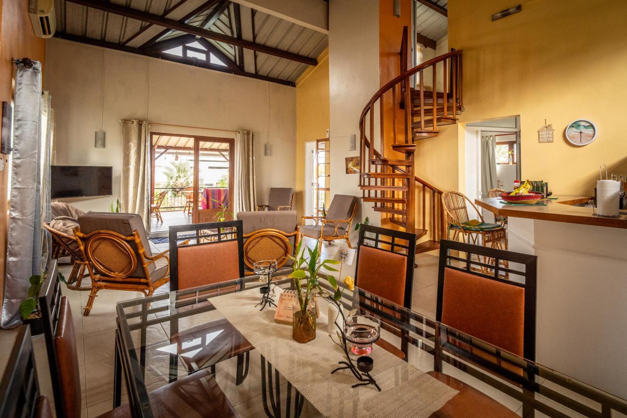 Charming Condo Rivière Noire Εξωτερικό φωτογραφία